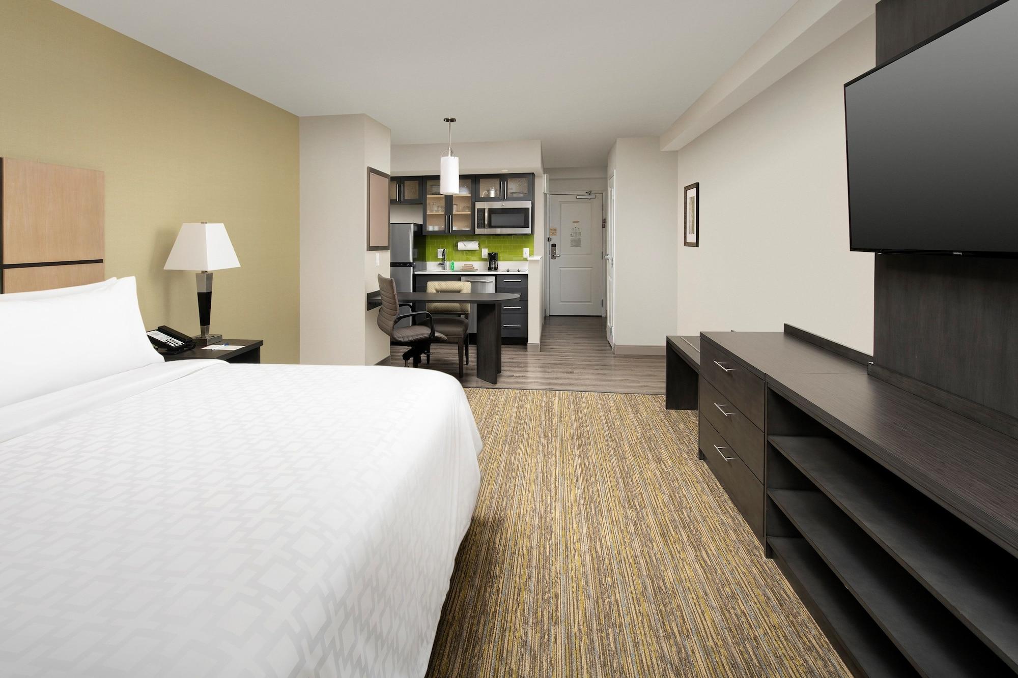 Candlewood West By Ihg Hotel 3*