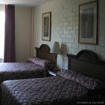 Hotel Candlewood West By Ihg Alexandria
